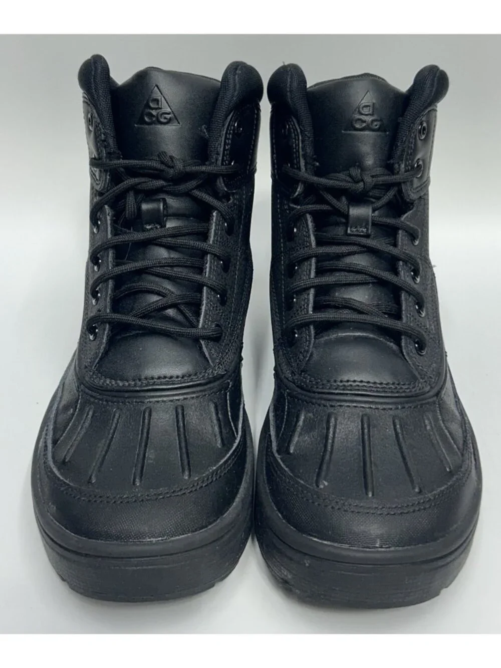 Nike Woodside 2 High ACG Boots Size 5.5Y Triple Black 524872-004 Boys Hiking